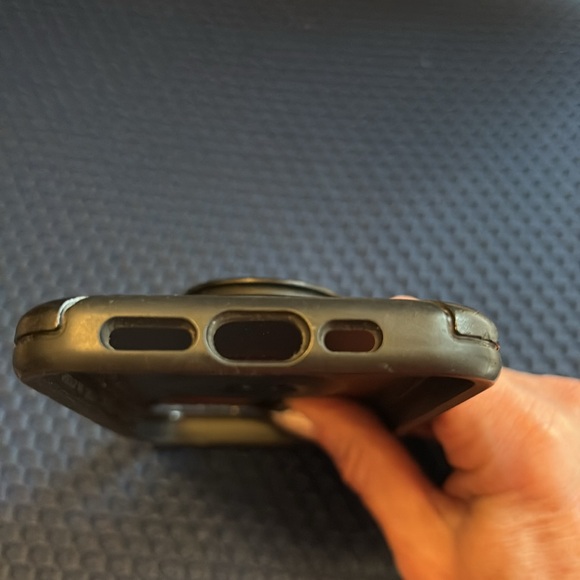 OtterBox with built in pop socket for iPhone 12 - Picture 5 of 6